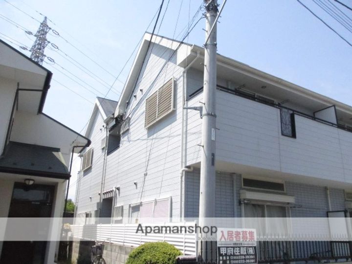 山梨県甲府市国母1丁目の賃貸アパートの外観