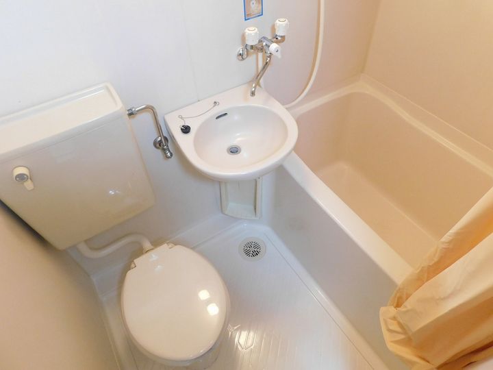 サンファスト甲府317号の風呂
