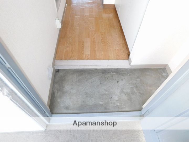 サンファスト甲府310号の玄関