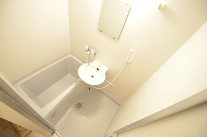 レオパレスレナールいさわの風呂