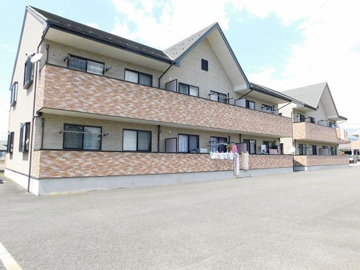 メゾンヴェルデュール101号の外観