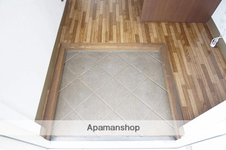 メゾンパル205号の玄関