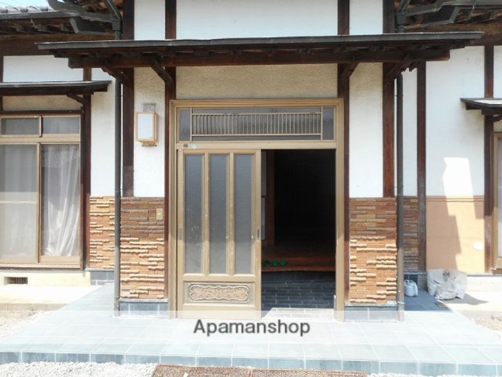 山梨県中巨摩郡昭和町西条(一戸建)の賃貸物件戸建ての玄関