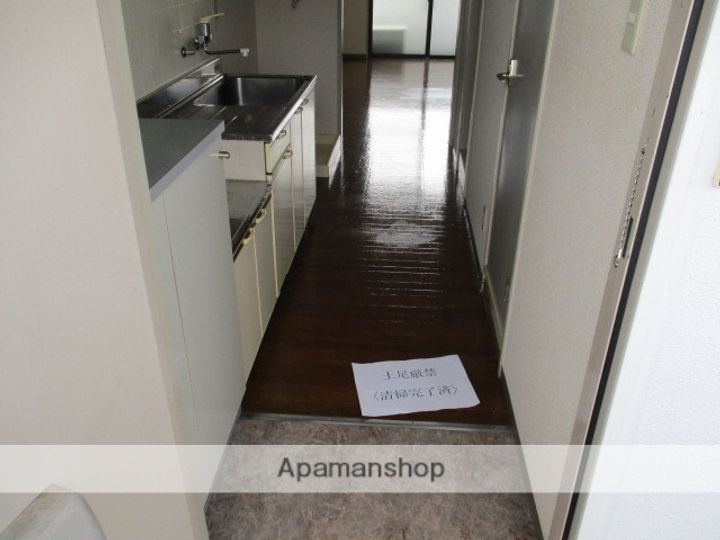 中村第8ビル306の玄関