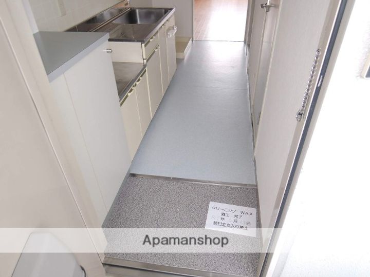 中村第8ビル305の玄関