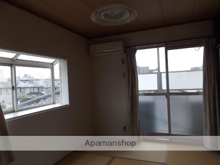 ハイツみどりの居間