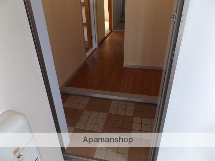 エナール楠201の玄関