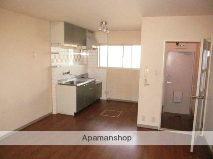 ヴィラJ1号館205の居間