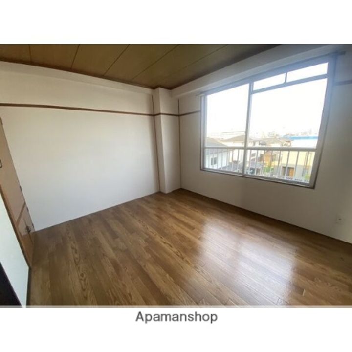 ハイツ松野304の居間