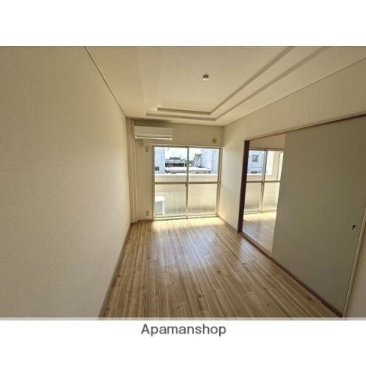 コンフォールL(安八町南今ケ渕)の居間