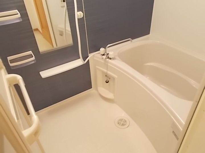 ノイブリーゼの風呂