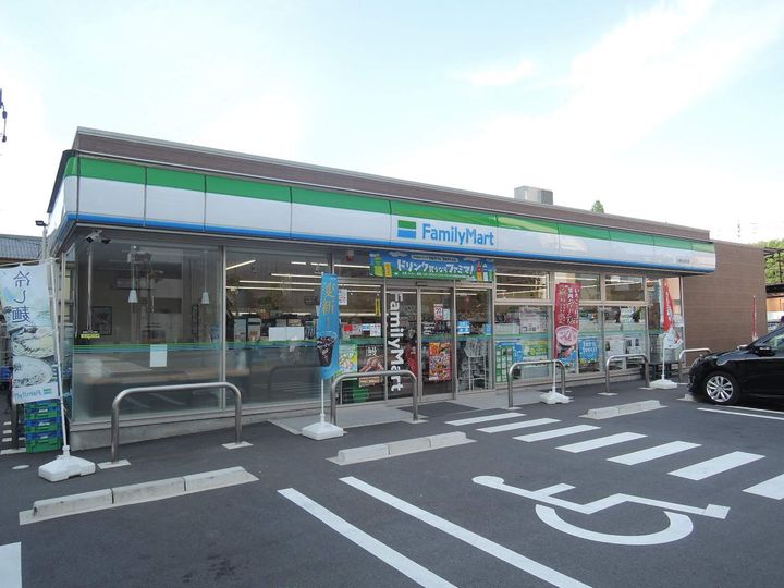 ノイブリーゼの周辺