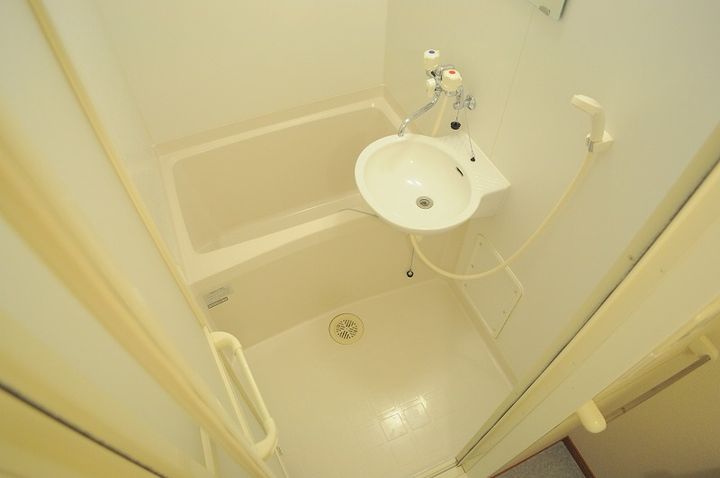 レオパレスHIGH END109の風呂