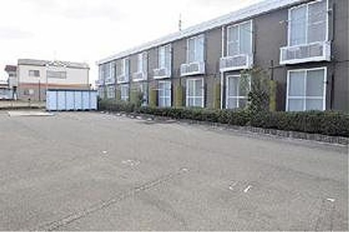 レオパレスフルーブ101の外観