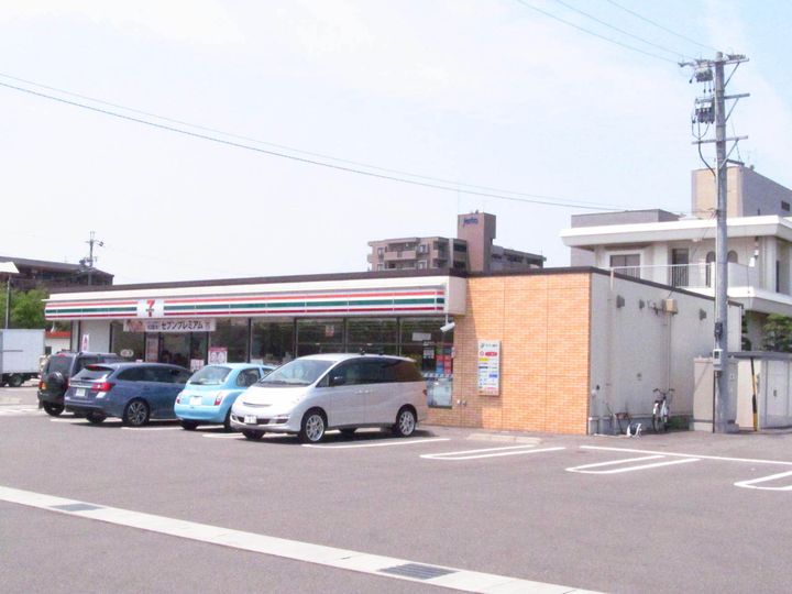 レオパレスフルーブ101の周辺