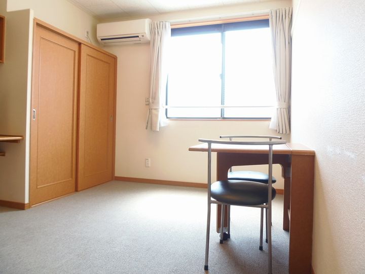 レオパレスメルベーユ205の居間