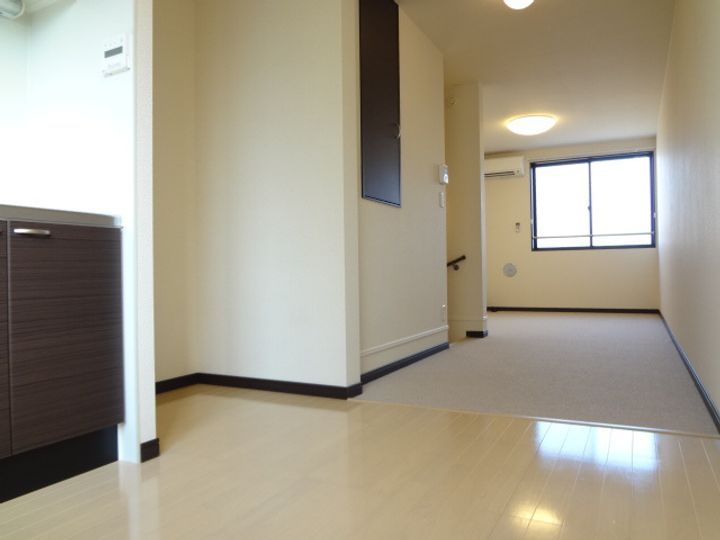 レオネクストコモド105の居間