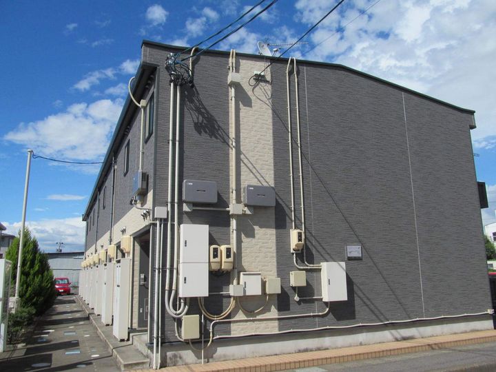 レオパレスヴィラ アルシオーネの外観