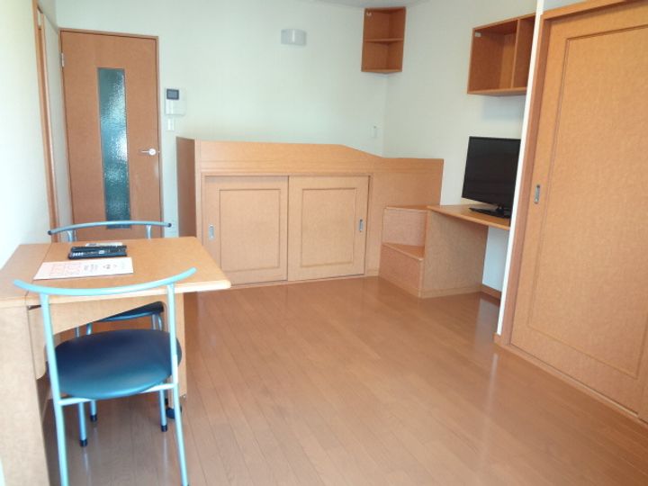 レオパレスHOSHINO204の居間