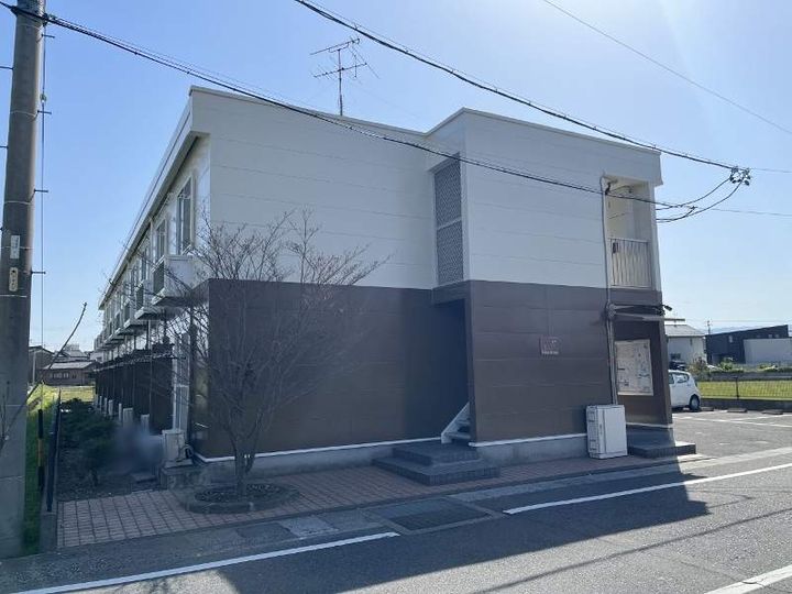 レオパレスにしまとばの外観