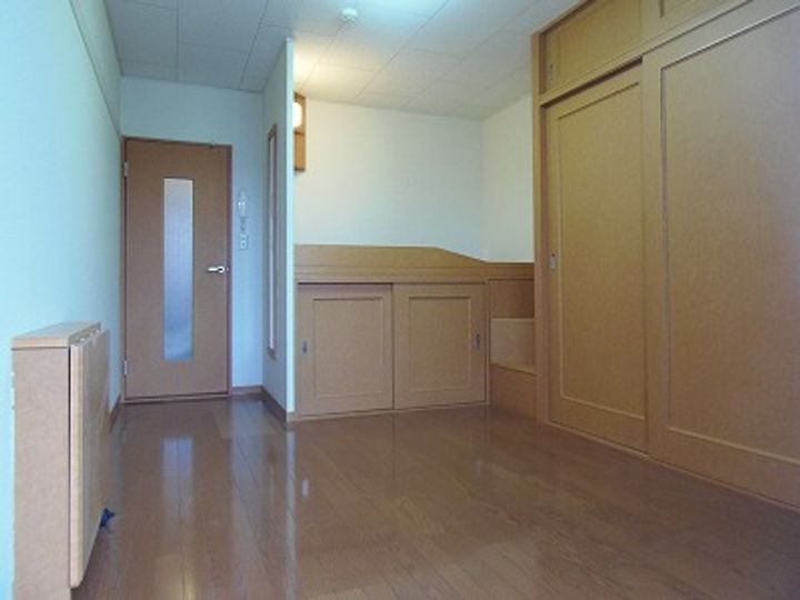 レオパレスコンフォール大垣103の居間