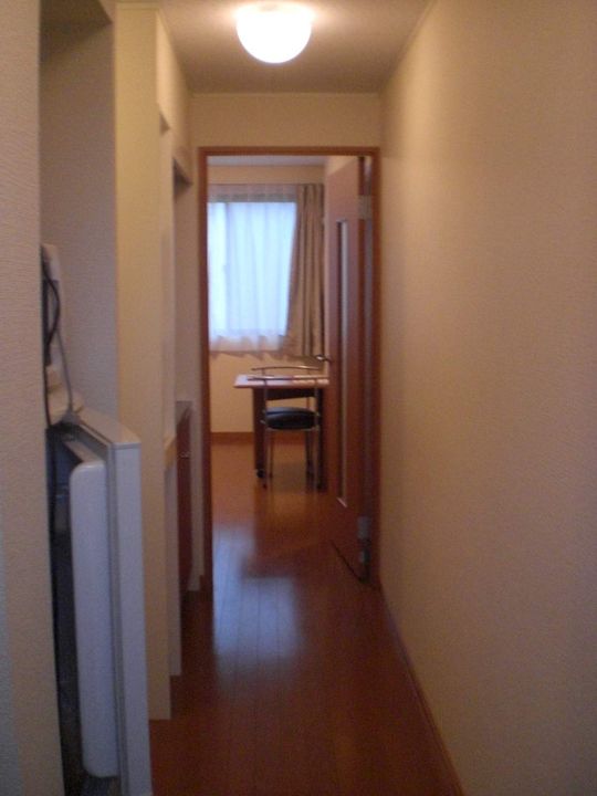 レオパレスアイニティの玄関