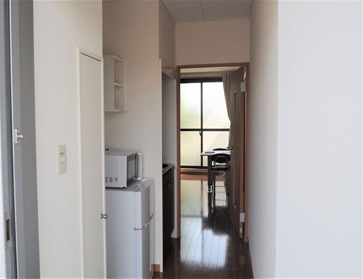 レオパレス忍207の玄関