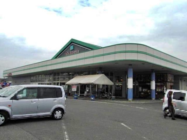 ポポラーレ・モルティの周辺