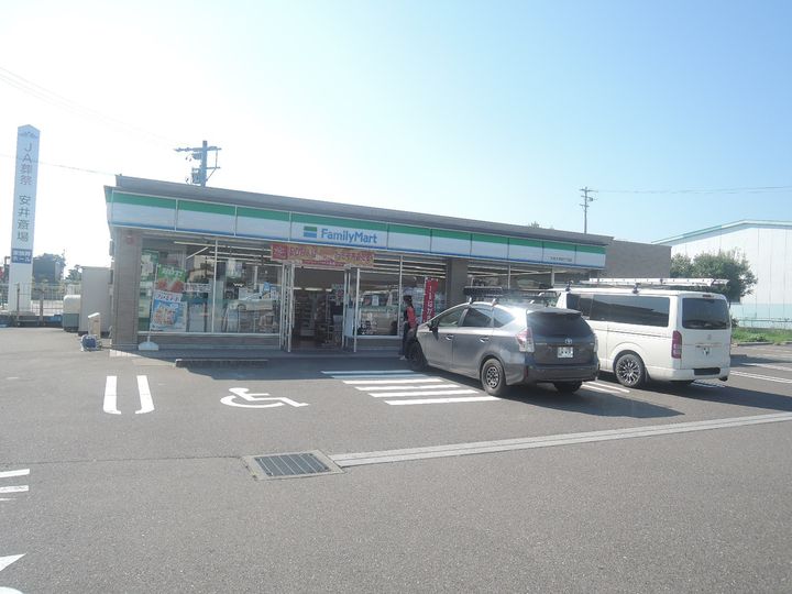 クレール・恵の周辺