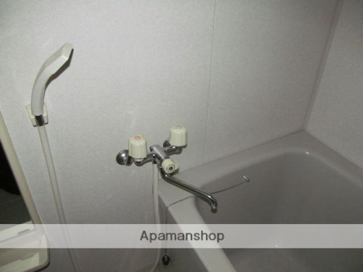 グランサム203の風呂