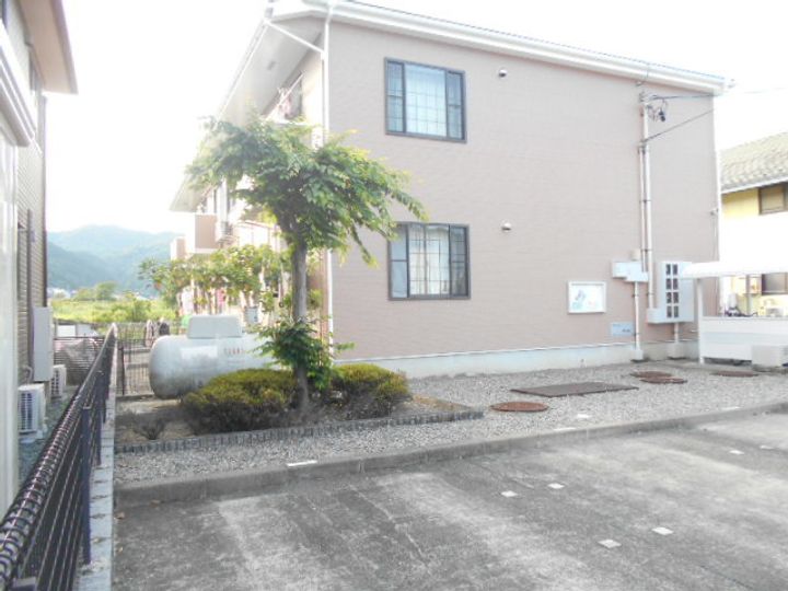 コーポウラザキの外観