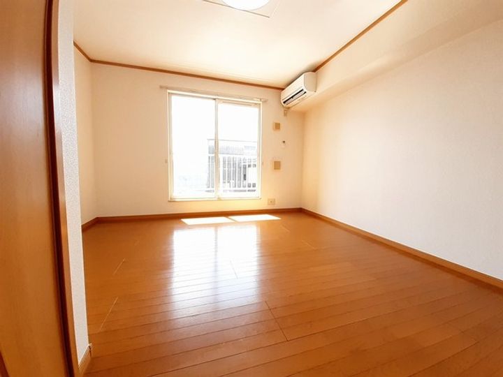 レインボーユートピアの居間