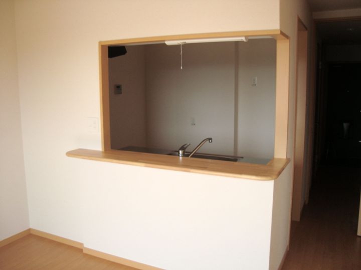 メープル メゾン203の居間