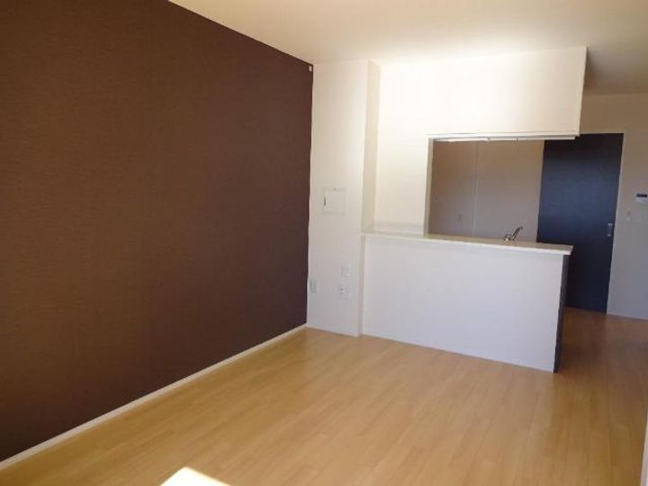 ロレアルメゾン203の居間