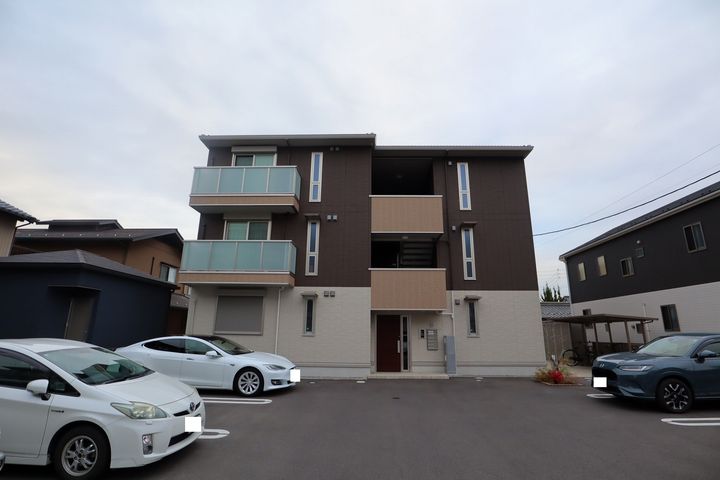 FLEUR奥平の外観