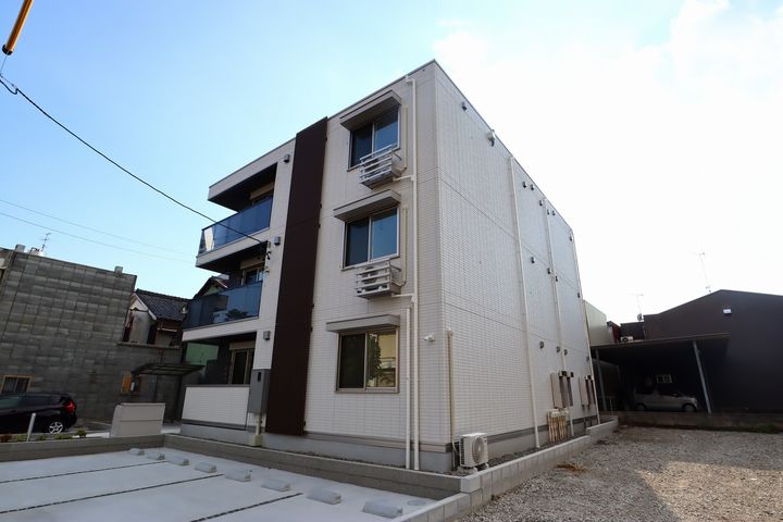 BELLFLOWER高森の外観