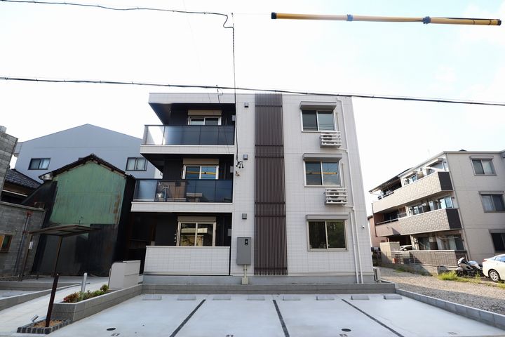 BELLFLOWER高森の外観