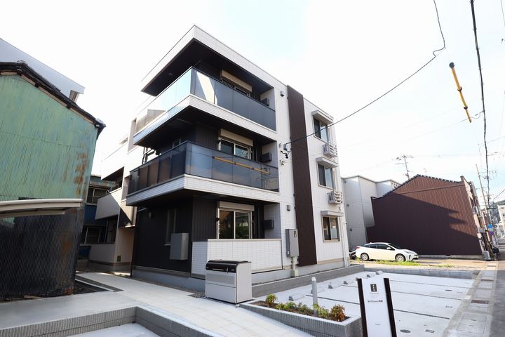 BELLFLOWER高森の外観