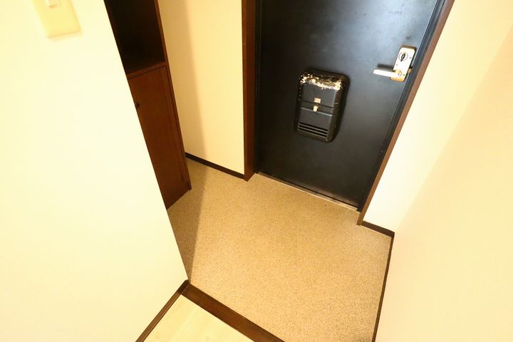 メゾンシャンポールの玄関