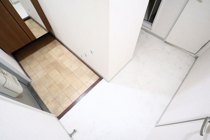 セジュール薬師寺の玄関