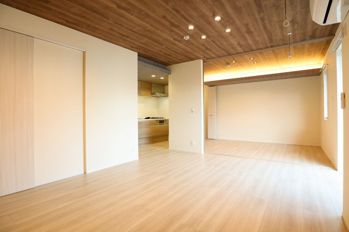 TORISIAマルナガの居間