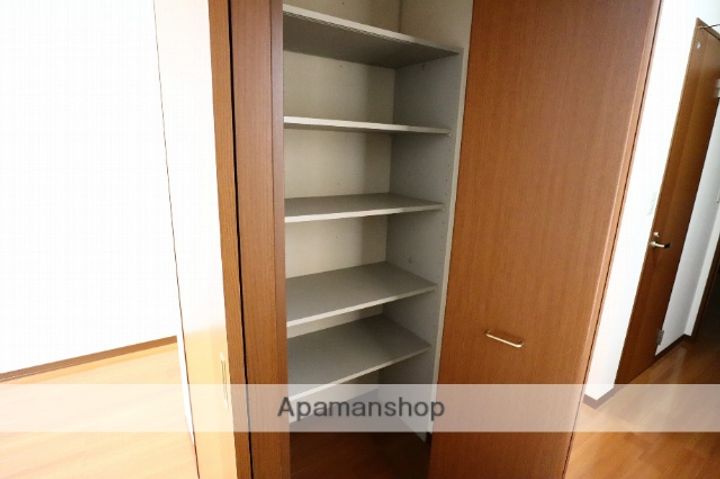 サンフラワーF101の内装