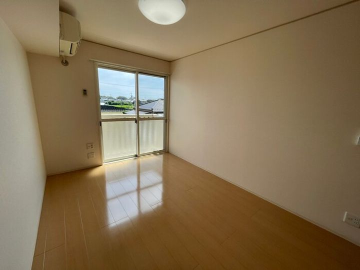 サンライズの居間