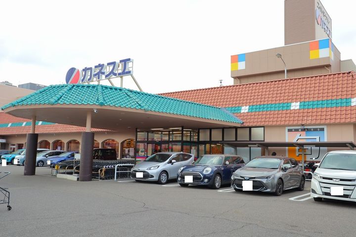 セピア・コートの周辺