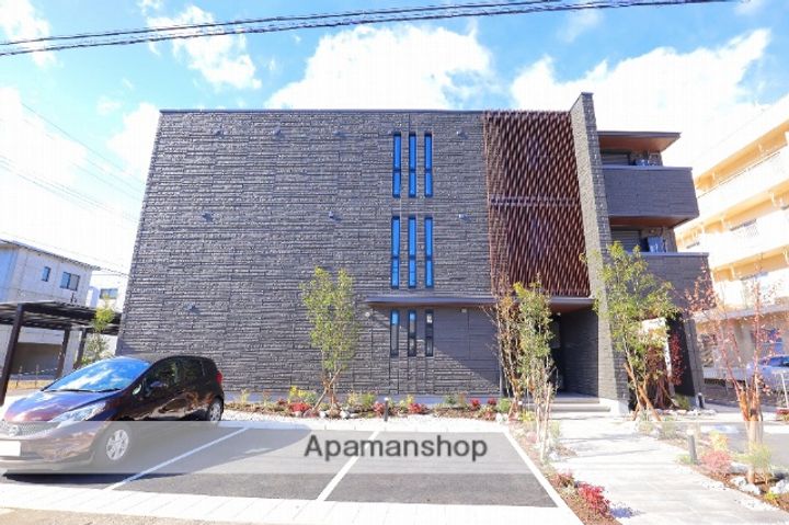 シャーメゾン長良セントラルの外観