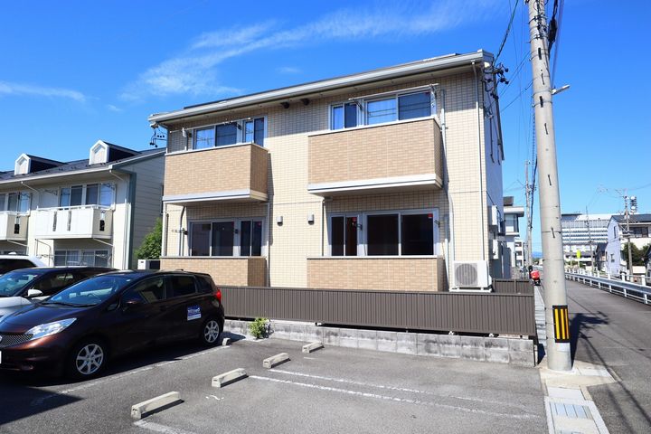 カーサスガⅡの外観