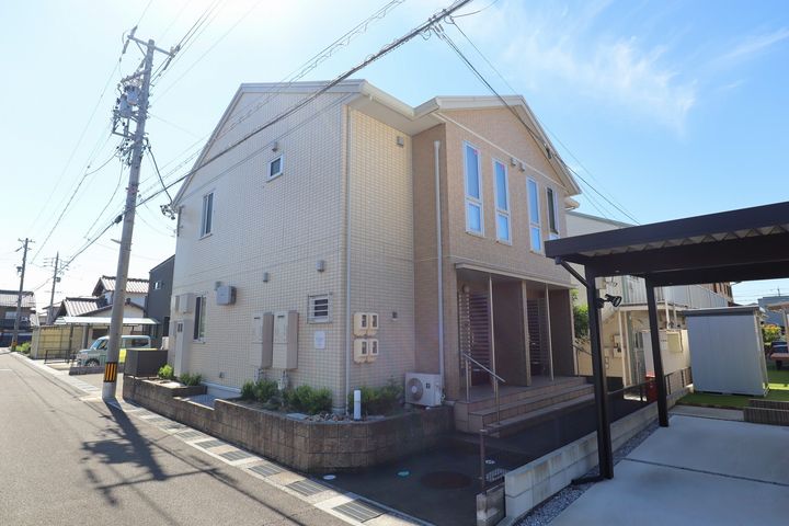 カーサスガⅡの外観