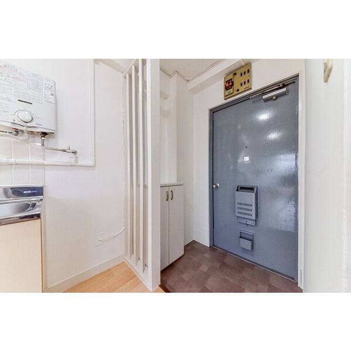 シーズンコート岐阜茜部A棟(旧堀江ビル)の玄関