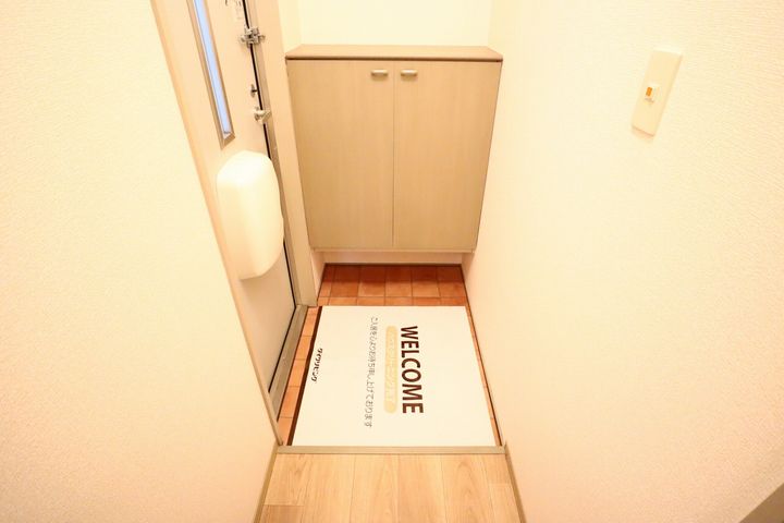 セジュールミキ A棟の玄関