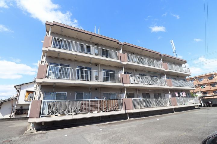 グリーンハイツ石川の外観